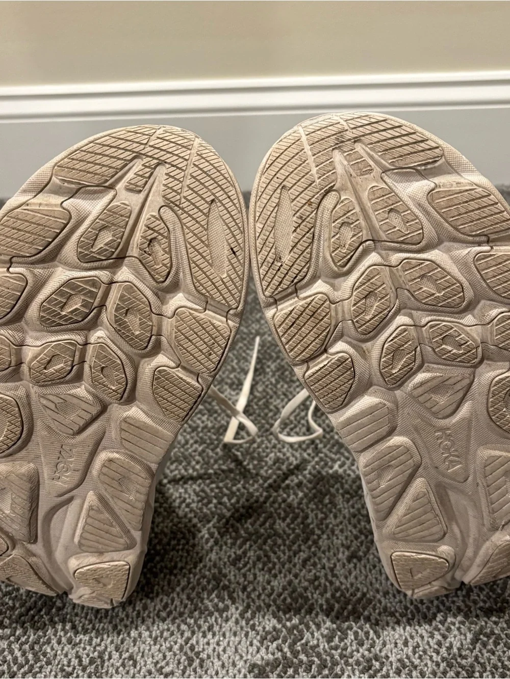 Hoka One One Clifton 10 Wide Triple White Athletic Shoes Womens U.S. 10D - Picture 6 of 6